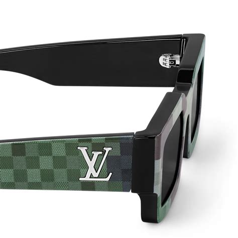 LV Clash Low Camo Sunglasses S00 .